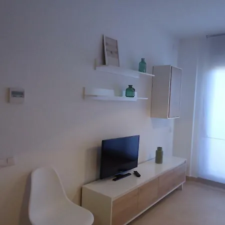 Apartament Ferran דירה דלטברה